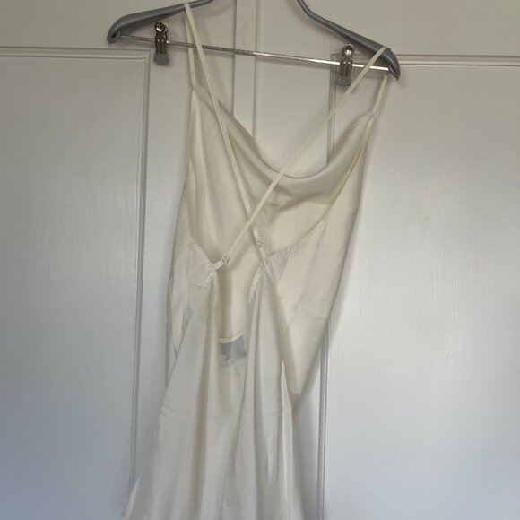 Caves Collect Cherry Cream Silk Size 6 (AU) - Picture 3 of 5